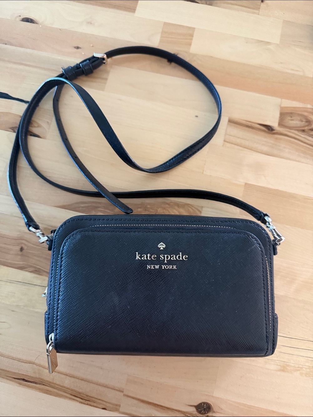 kate spade Black Saffiano Crossbody Wallet - Picture 1 of 3